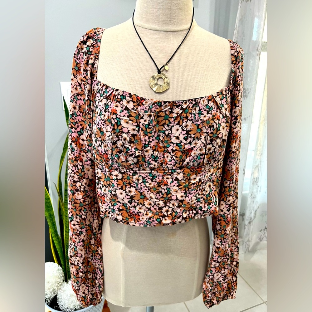 Final Sale! 😍Wild Fable long sleeve floral top